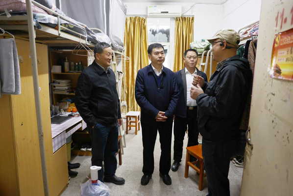 黄石市委副书记郝胜勇一行来校开展安全检查